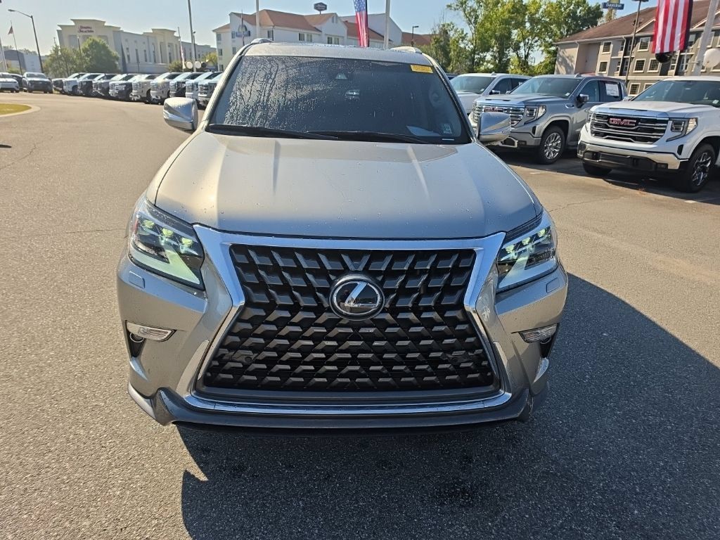 Used 2023 Lexus GX 460 Premium w/ Accessory Package AWD/4WD image 2