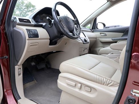 Used 2016 Honda Odyssey Touring image 39