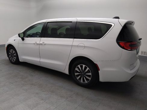 Used 2024 Chrysler Pacifica Limited FWD image 3
