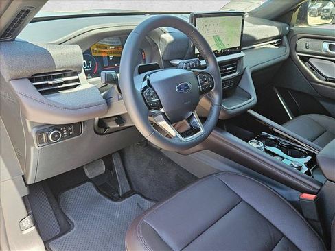 New 2026 Ford Explorer Platinum RWD image 3