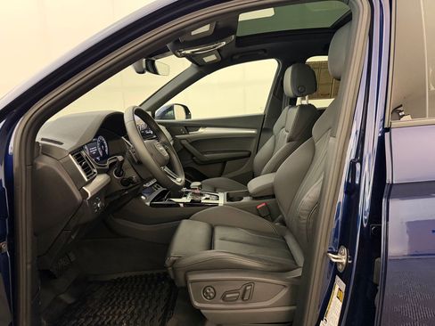 Used 2025 Audi Q5 2.0T Premium w/ Convenience Plus Package image 5