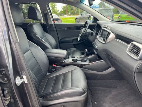 Used 2017 Kia Sorento EX w/ EX V6 Premium Package AWD/4WD image 15