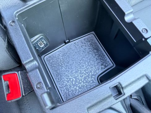 Used 2019 Jeep Wrangler Unlimited Sport S image 50