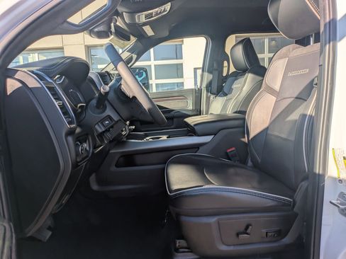 Used 2025 RAM 2500 Laramie image 29