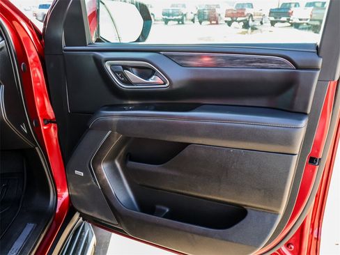 Used 2021 GMC Yukon SLT w/ SLT Premium Package image 21