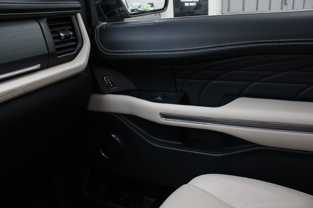 Used 2024 Ford Expedition Max Platinum AWD/4WD image 21