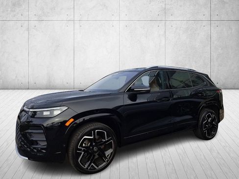 Used 2025 Volkswagen Tiguan SEL R-Line image 1