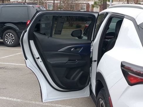 New 2026 Chevrolet Equinox EV LT FWD image 34