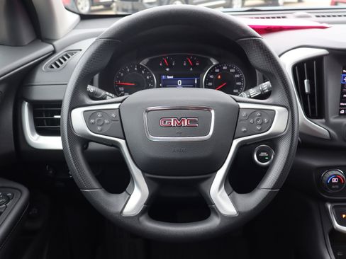 Used 2024 GMC Terrain SLE w/ Driver Convenience Package FWD image 14