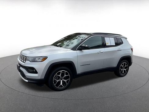 Used 2025 Jeep Compass Limited AWD/4WD image 8