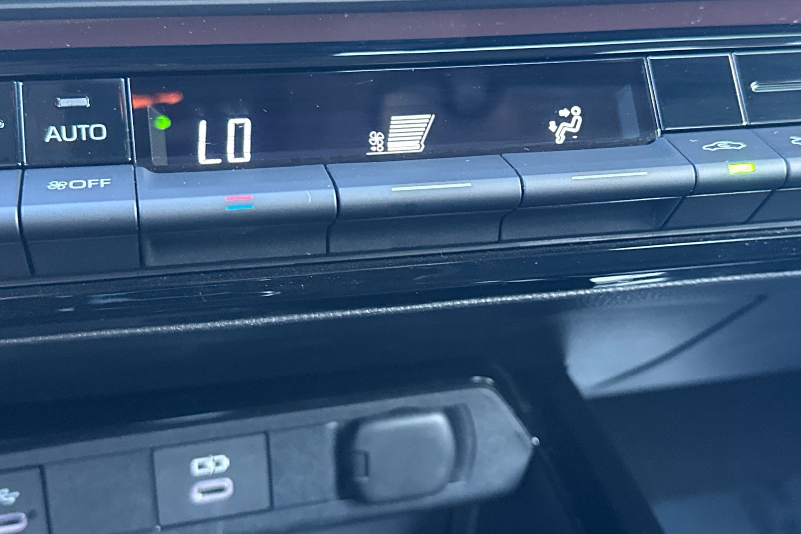 Certified 2026 Toyota Prius Plug-In Hybrid FWD image 32