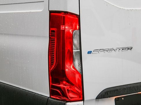 New 2024 Mercedes-Benz eSprinter 170 Cargo image 9