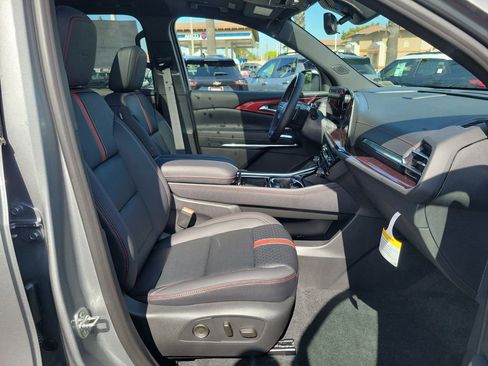 New 2026 Chevrolet Traverse RS w/ LPO, Floor Liner Package image 17