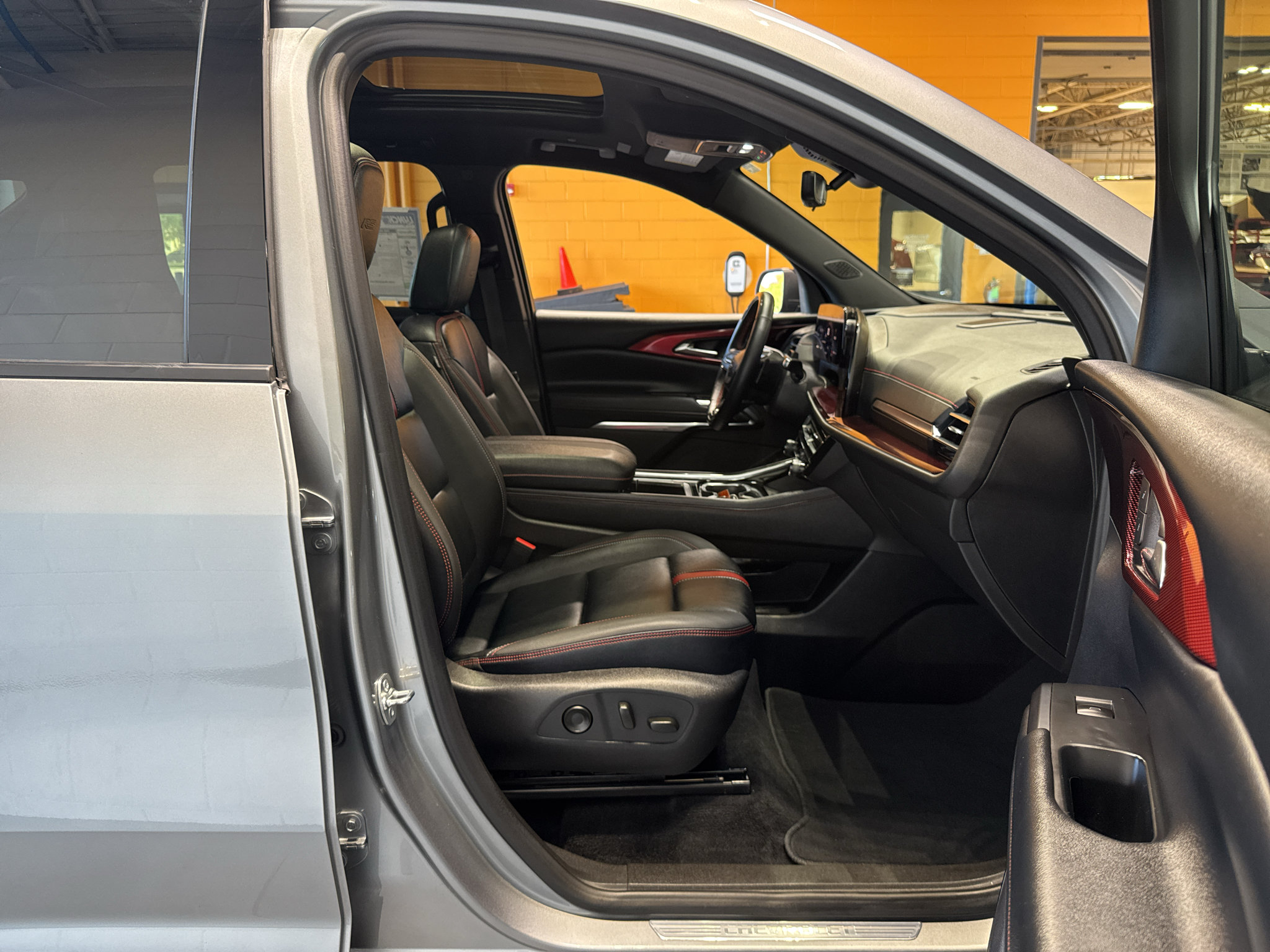 Used 2026 Chevrolet Traverse RS AWD/4WD image 20