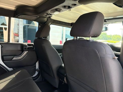 Used 2016 Jeep Wrangler Unlimited Sport w/ Quick Order Package 24S AWD/4WD image 21