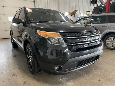 Used 2011 Ford Explorer Limited w/ Technology Pkg AWD/4WD image 4