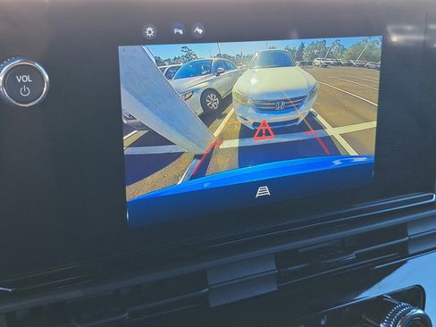 Used 2024 Honda Prologue EX image 27