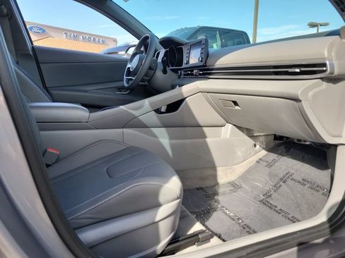 Used 2023 Hyundai Elantra SEL FWD image 22