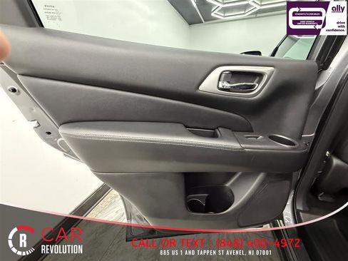Used 2020 Nissan Pathfinder S AWD/4WD image 35