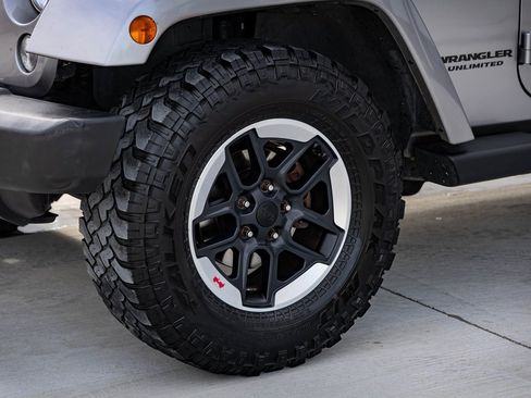 Used 2015 Jeep Wrangler Unlimited Sahara w/ Dual Top Group image 6