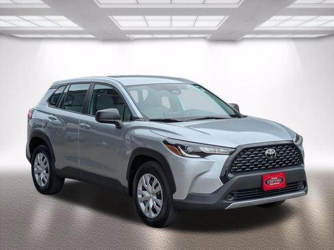 Certified 2023 Toyota Corolla Cross L image 1