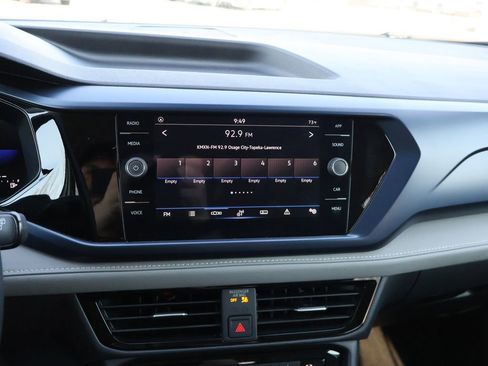 Certified 2024 Volkswagen Taos SE image 23