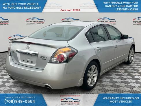 Used 2011 Nissan Altima 3.5 SR w/ 3.5SR Premium Pkg image 4