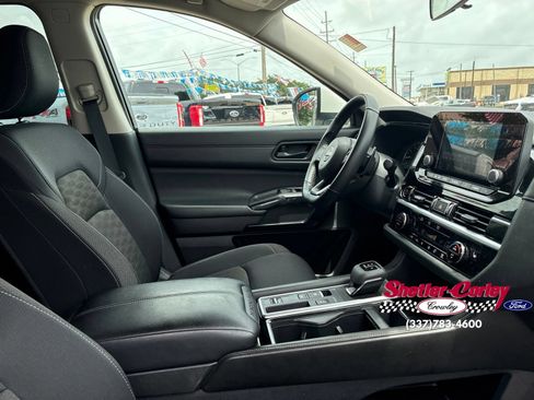 Used 2024 Nissan Pathfinder SV FWD image 20