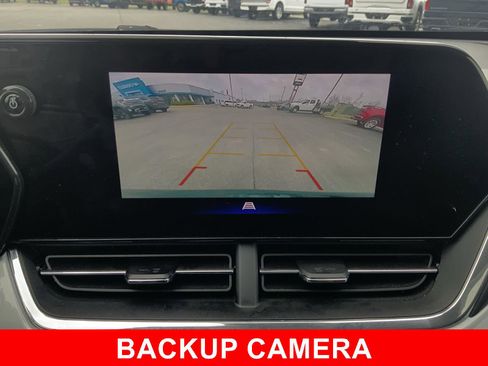 Used 2025 Chevrolet Trax LT image 5