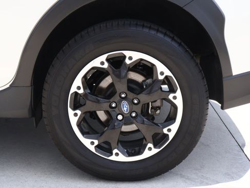 Used 2023 Subaru Crosstrek 2.0i Premium image 8