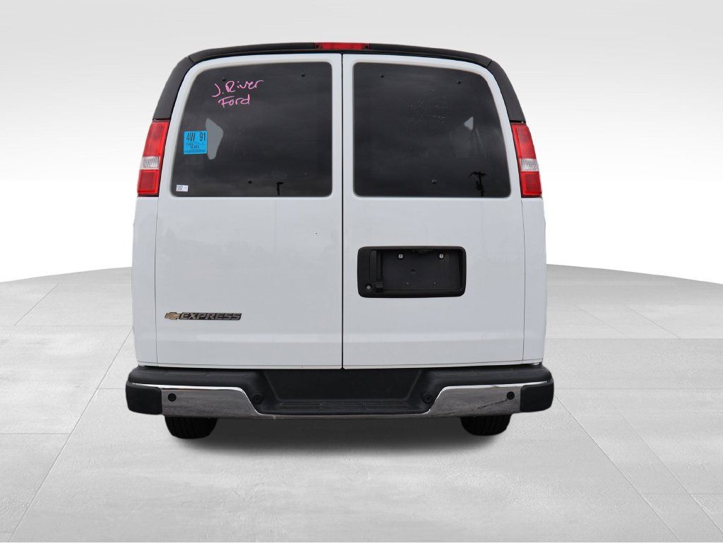Used 2025 Chevrolet Express 3500 LT w/ LT Preferred Equipment Group RWD image 20