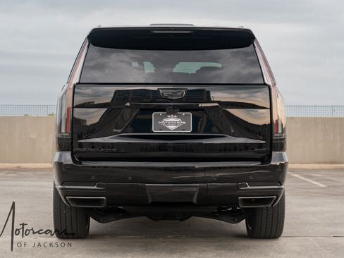 Used 2025 Cadillac Escalade Sport Platinum w/ LPO, ONYX Package AWD/4WD image 9