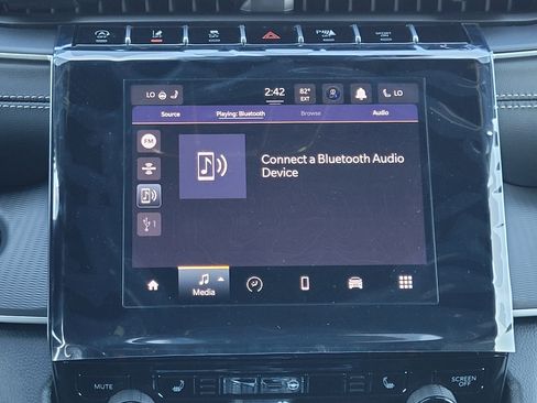 New 2025 Jeep Grand Cherokee L Altitude image 16