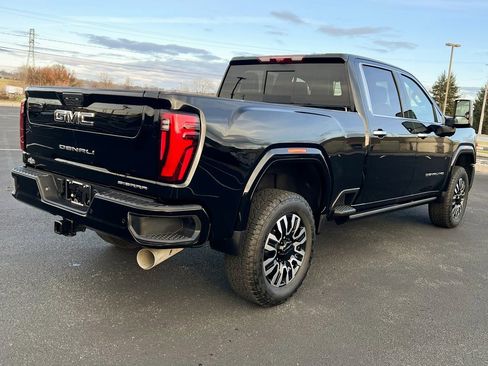 Used 2025 GMC Sierra 3500 Denali Ultimate image 12