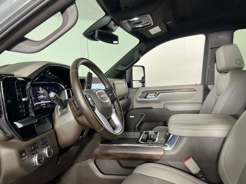 Used 2024 GMC Sierra 2500 SLT w/ SLT Premium Package image 14
