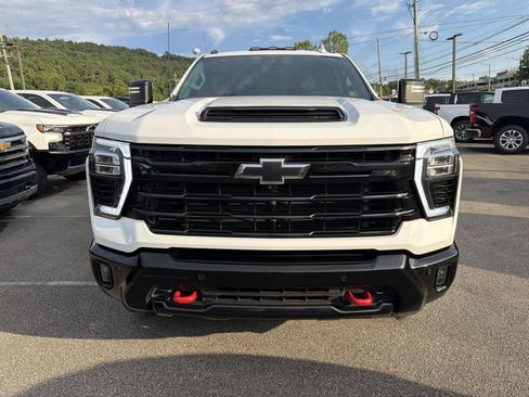 Used 2025 Chevrolet Silverado 2500 LTZ w/ LTZ Plus Package AWD/4WD image 7