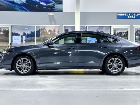 Used 2024 Honda Accord EX image 2