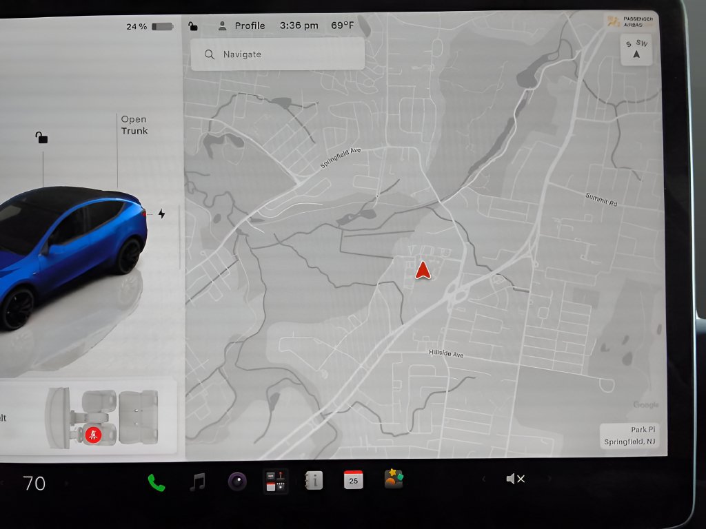 Used 2024 Tesla Model Y Performance AWD/4WD image 31