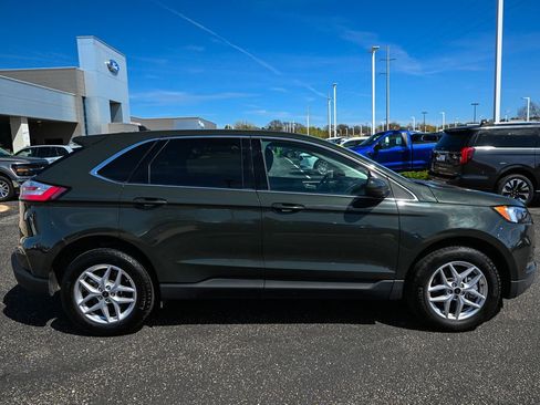 Used 2024 Ford Edge SEL w/ Convenience Package AWD/4WD image 3