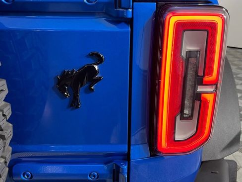 Used 2022 Ford Bronco Wildtrak image 11