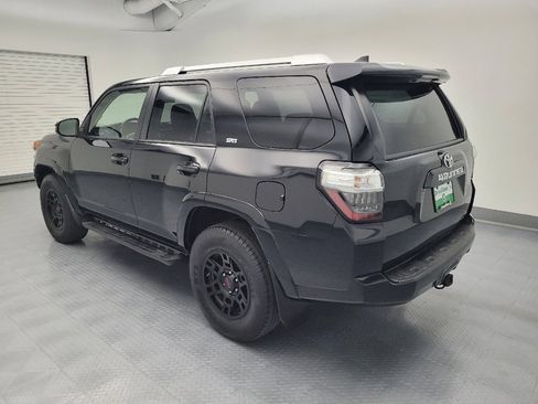 Used 2018 Toyota 4Runner SR5 AWD/4WD image 3