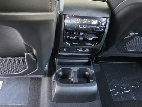 New 2025 Jeep Grand Cherokee L Altitude image 11