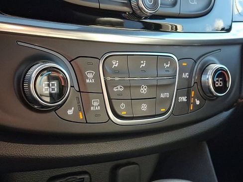 Used 2023 Chevrolet Traverse RS AWD/4WD image 20
