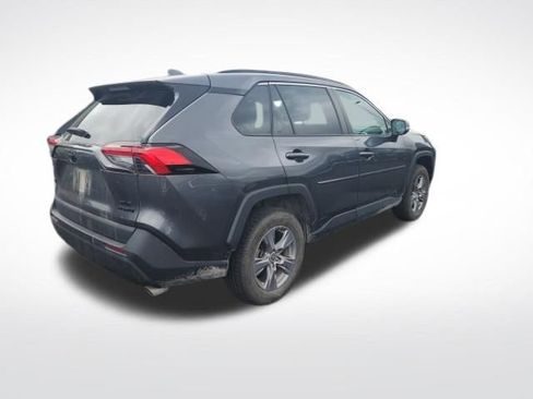 Used 2022 Toyota RAV4 XLE w/ Convenience Package AWD/4WD image 5