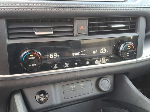 Used 2024 Nissan Rogue SV FWD image 19