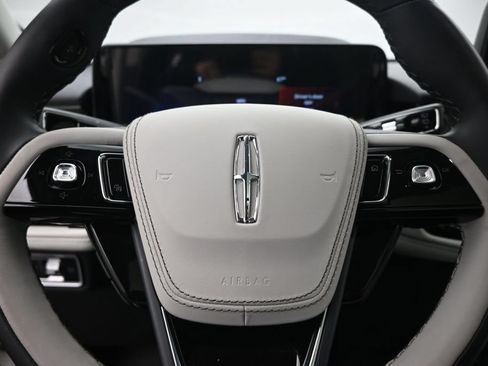 Used 2025 Lincoln Aviator Reserve w/ Equipment Group 201A AWD/4WD image 15