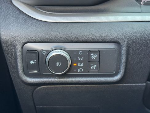 Used 2020 Ford Explorer XLT w/ Equipment Group 202A image 16