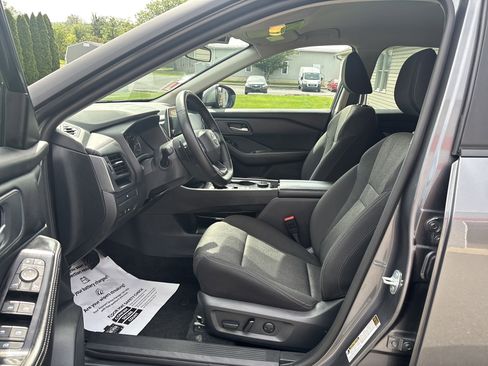 Used 2025 Nissan Rogue SV AWD/4WD image 13