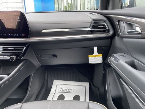Used 2025 Chevrolet Traverse High Country w/ LPO, Floor Liner Package AWD/4WD image 34