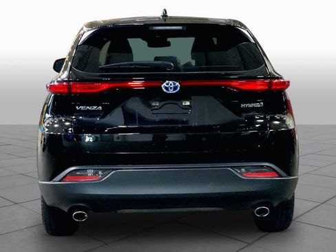 Used 2021 Toyota Venza LE w/ Carpet Mat Package (TMS) AWD/4WD image 5